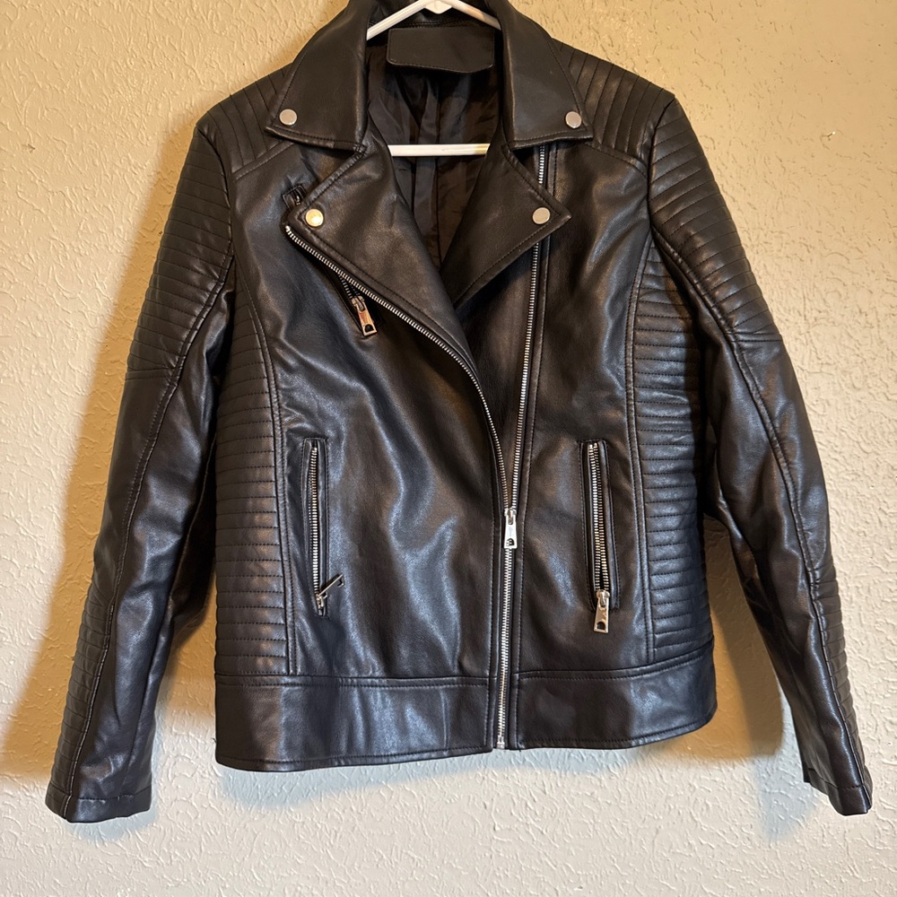 Black Women’s Pleather Jacket for Effortless Style